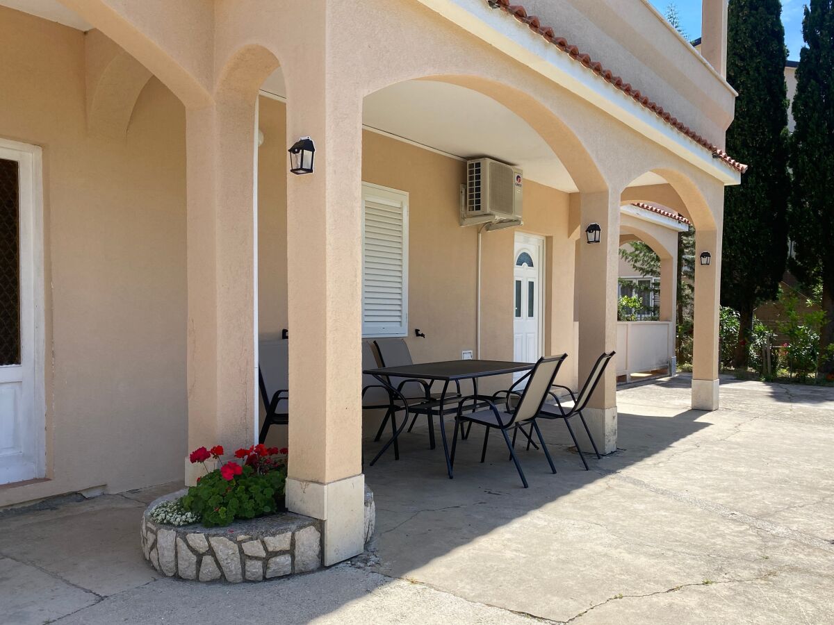 Apartment Three bedroom apartment with terrace Lopar, Rab A-24597-a - Outdoor photo 5