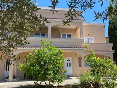 Apartment Three bedroom apartment with terrace Lopar, Rab A-24597-a - Outdoor photo 2