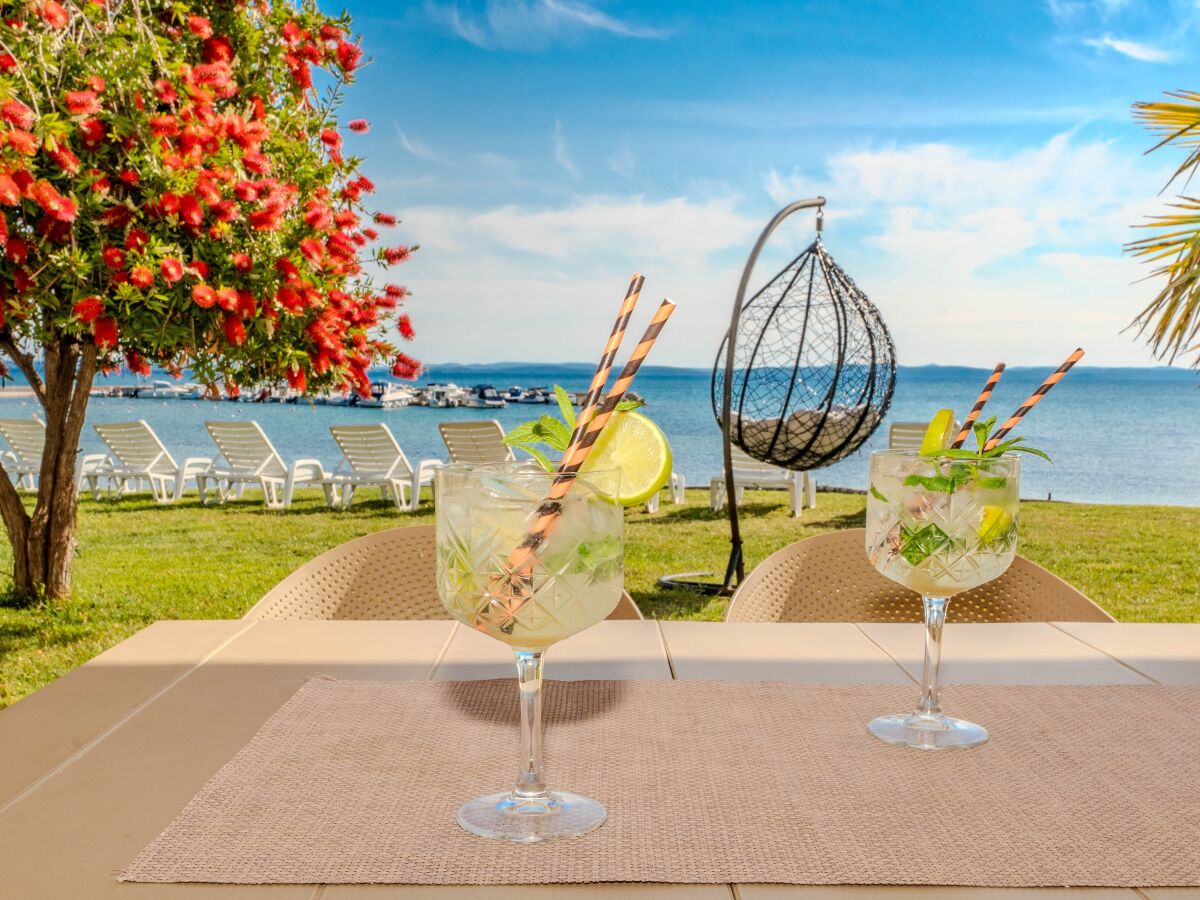 Apartment Three bedroom apartment near beach Privlaka, Zadar A-24599-a