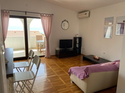 Apartment Two bedroom apartment with terrace and sea view Pinezići, Krk A-24610-a - Outdoor photo 5