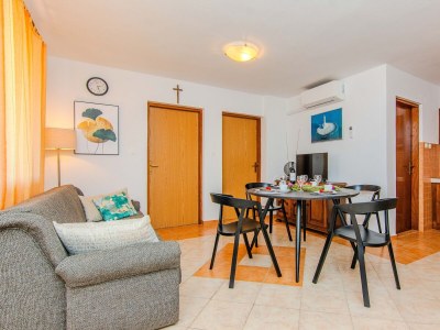 Apartment Two bedroom apartment with terrace Privlaka, Zadar A-24611-a - Outdoor photo 7
