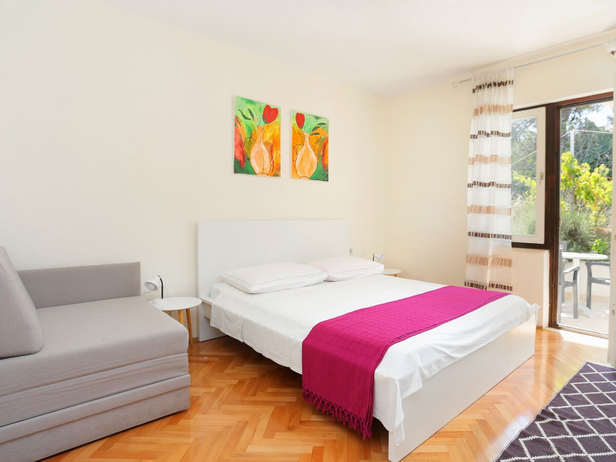 Holiday room with terrace Arbanija, Čiovo S-1125-a