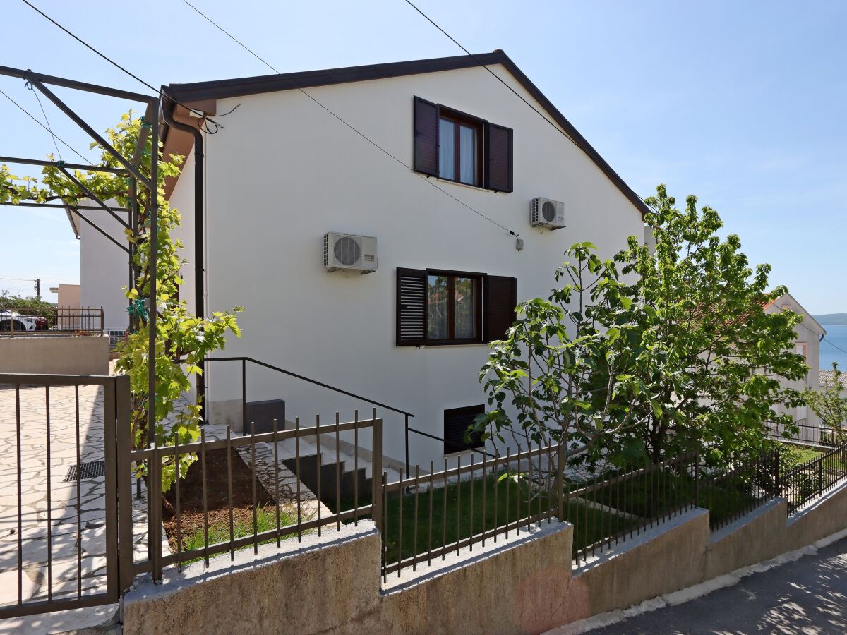 Holiday room with balcony and sea view Selce, Crikvenica S-2362-a - Outdoor photo 4