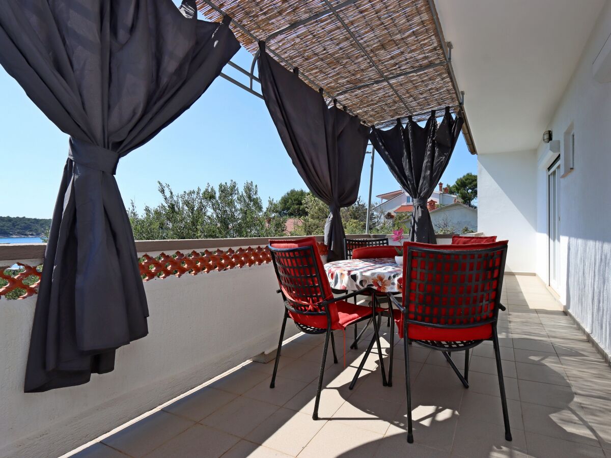 Apartment Two bedroom apartment with terrace and sea view Barbat, Rab A-14247-a
