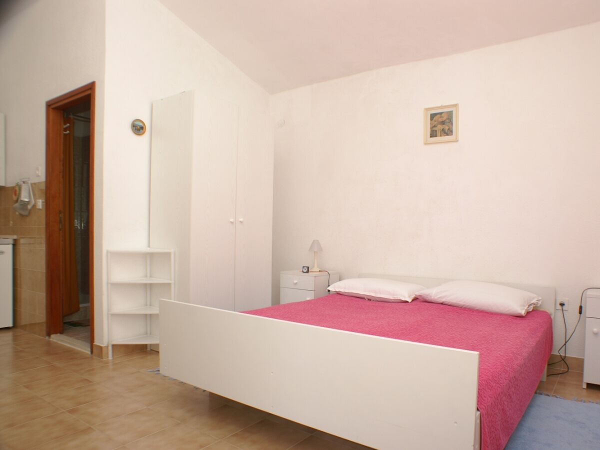 Apartment Studio flat near beach Pisak, Omiš AS-2750-c
