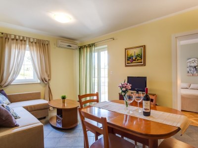 Apartment Two bedroom apartment with terrace and sea view Mali Lošinj, Lošinj A-2505-c in Mali Losinj - Apartment