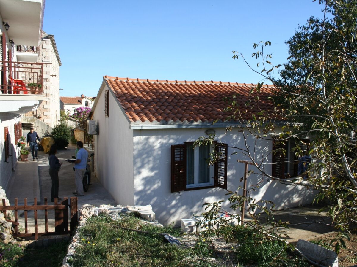 Apartment Two bedroom apartment with terrace Bol, Brač A-2899-b - Outdoor photo 5