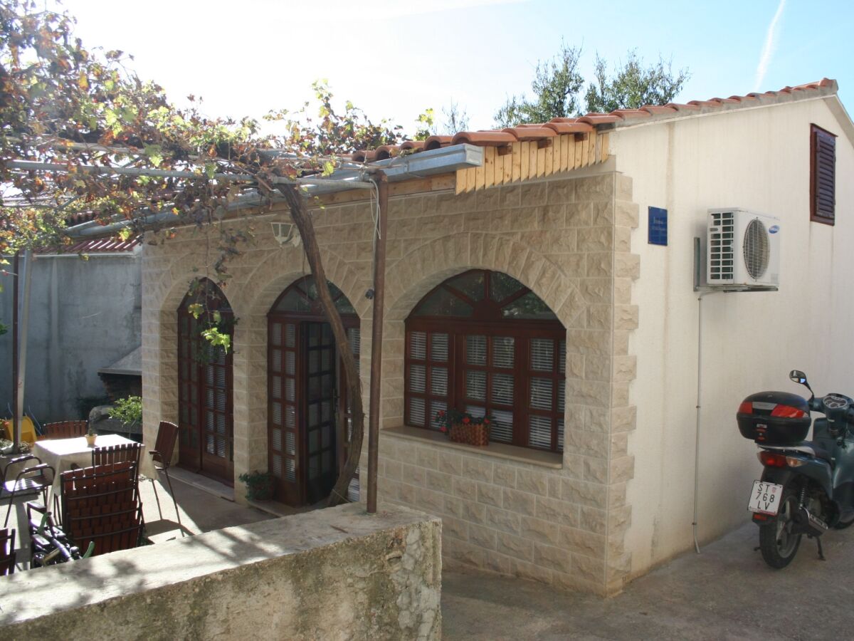 Apartment One bedroom apartment with balcony and sea view Bol, Brač A-2899-c - Outdoor photo 4