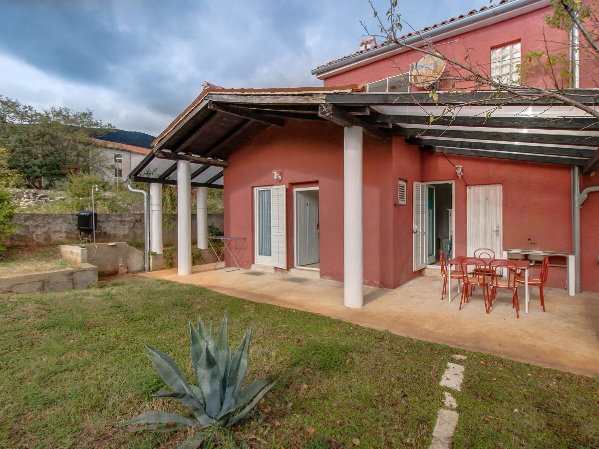 Apartment One bedroom apartment with terrace and sea view Nerezine, Lošinj A-2516-a