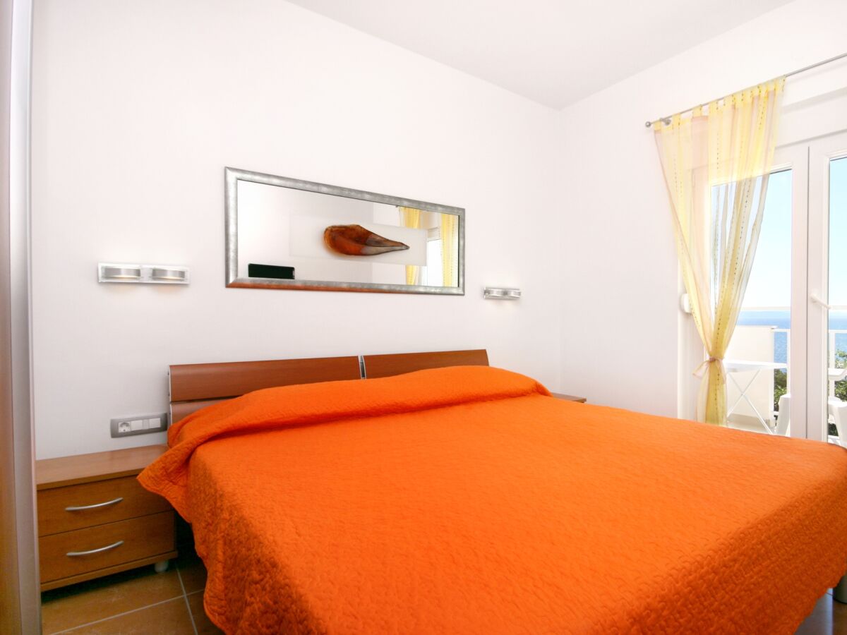 Apartment One bedroom apartment near beach Zaostrog, Makarska A-2816-c