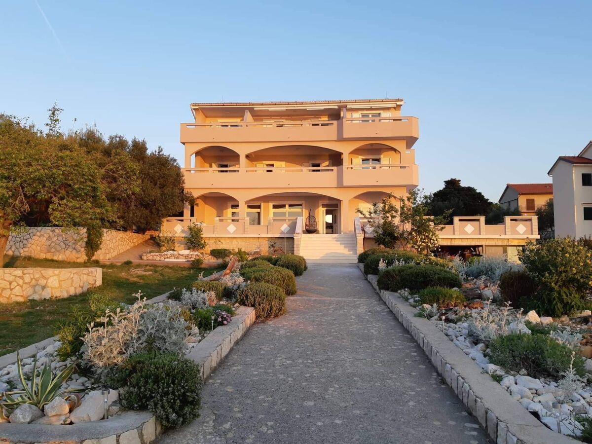 Apartment One bedroom apartment near beach Lun, Pag A-3320-c - Outdoor photo 2