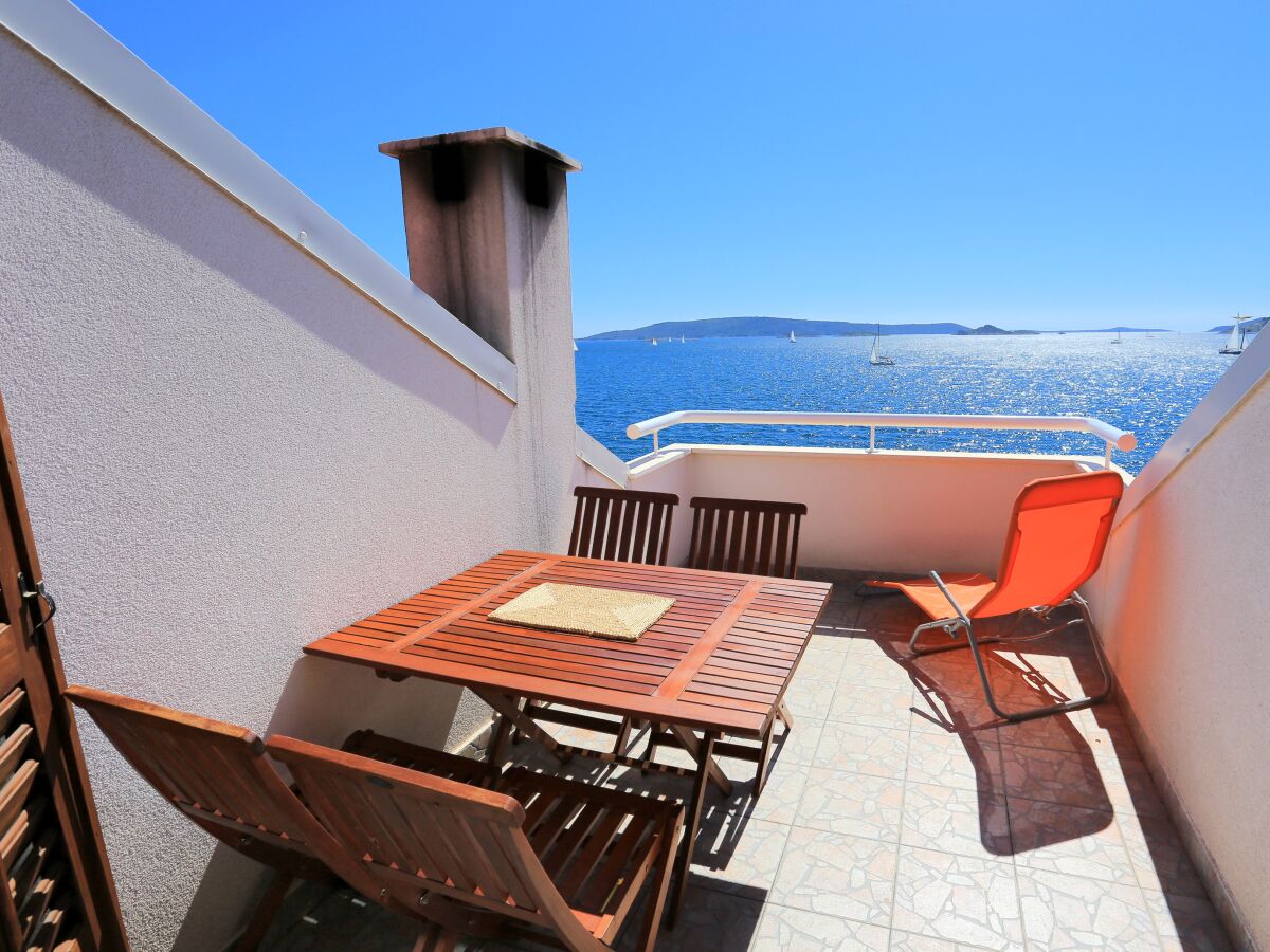Apartment One bedroom apartment near beach Okrug Donji, Čiovo A-2977-b
