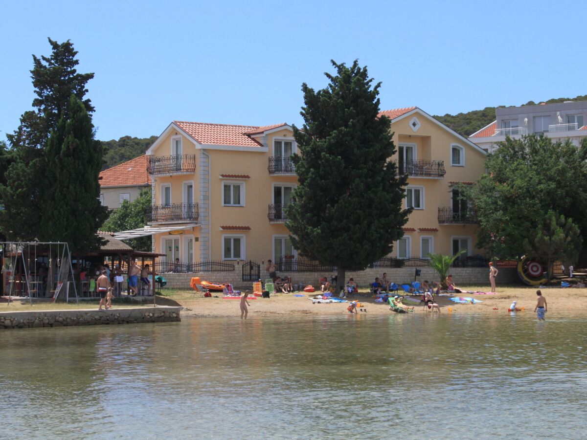 Apartment Two bedroom apartment near beach Kraj, Pašman A-3460-d