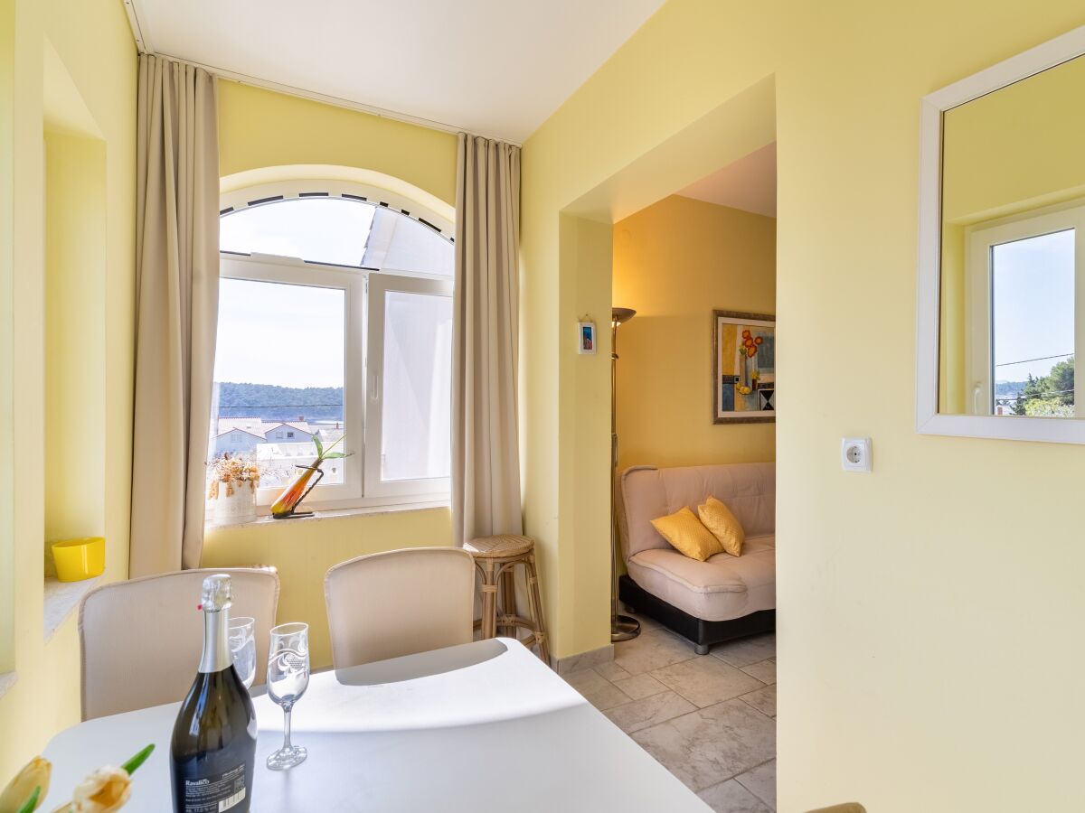Apartment One bedroom apartment with terrace and sea view Barbat, Rab A-3203-a
