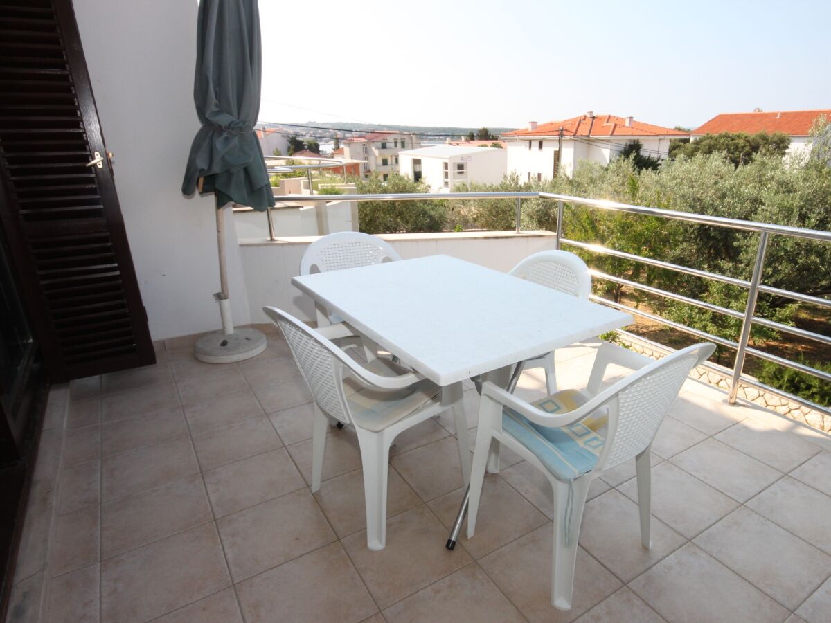 Apartment Two bedroom apartment with terrace Novalja, Pag A-3307-d