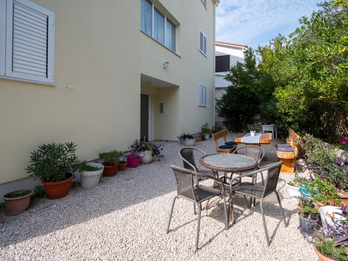 Apartment One bedroom apartment near beach Mandre, Pag A-4092-d - Outdoor photo 3