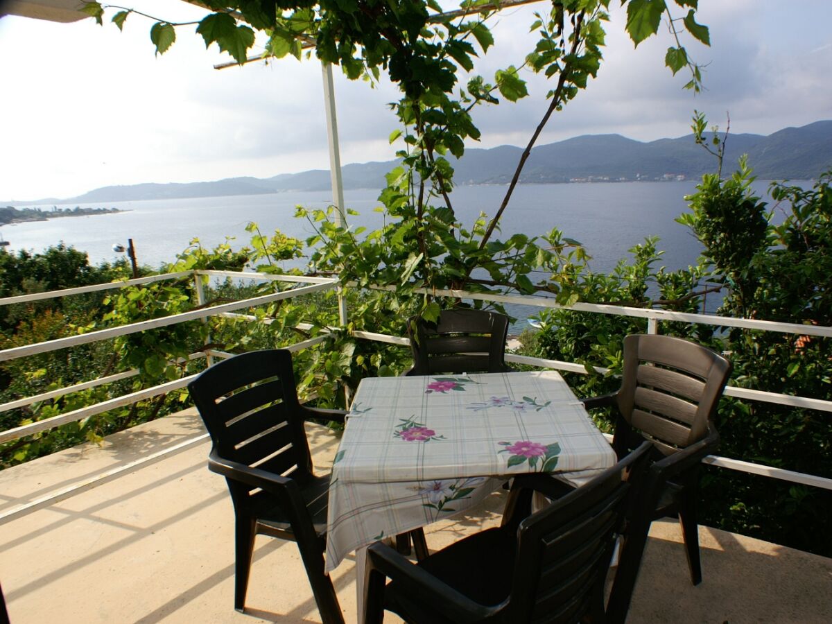 Apartment Two bedroom apartment with terrace and sea view Viganj, Pelješac A-260-a