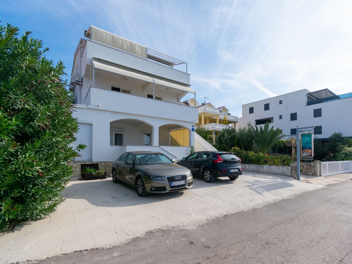 Apartment Two bedroom apartment near beach Mandre, Pag A-4093-a - Outdoor photo 2
