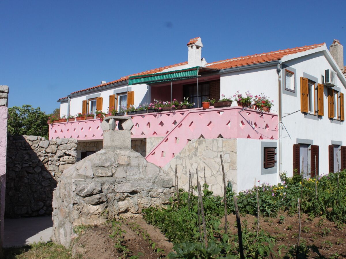 Apartment Two bedroom apartment with terrace Stivan, Cres A-382-a
