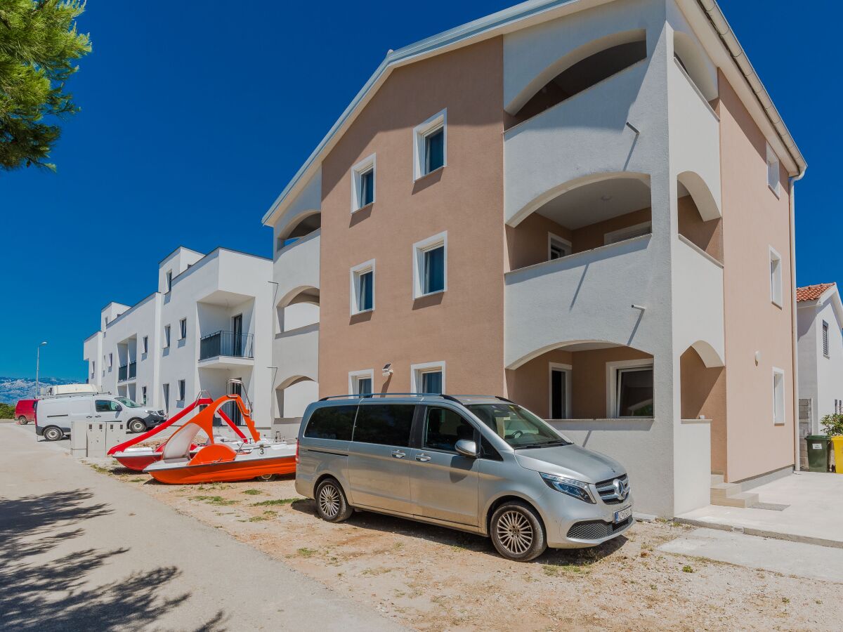 Apartment Two bedroom apartment with balcony Vir A-21782-c - Outdoor photo 2