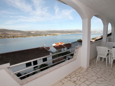 Apartment Apartments by the sea Mastrinka, Čiovo - 4648 in Trogir - Apartment