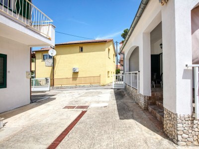 Apartment Family friendly seaside apartments Brodarica, Šibenik - 4833 - Outdoor photo 15