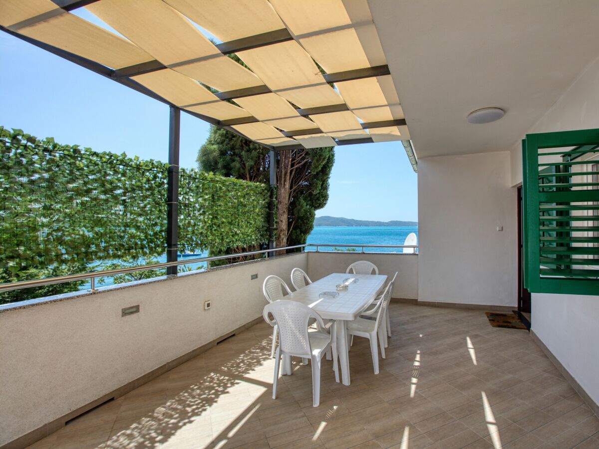 Apartment Three bedroom apartment near beach Brodarica, Šibenik A-4833-d