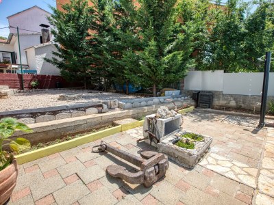 Apartment Three bedroom apartment near beach Brodarica, Šibenik A-4833-d - Outdoor photo 13
