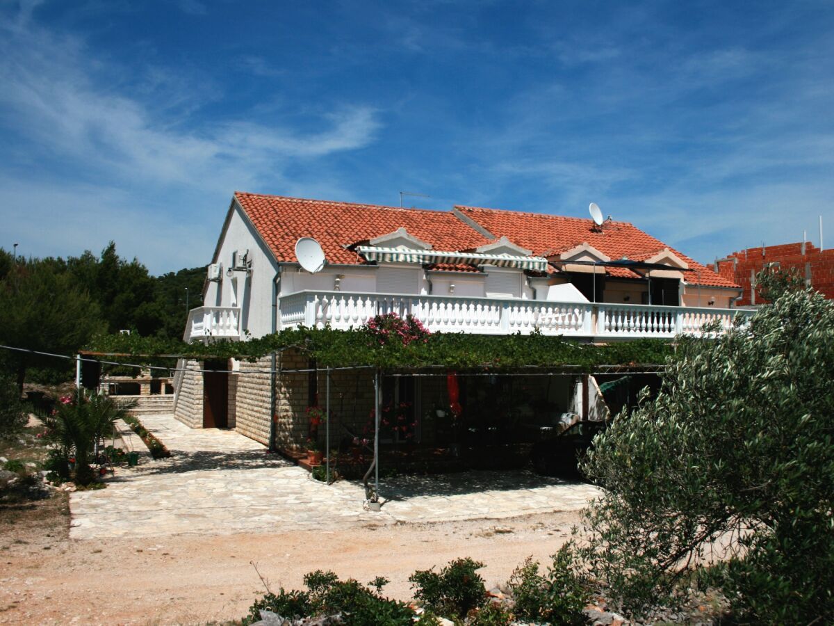 Apartment One bedroom apartment with terrace Jezera, Murter A-5082-a