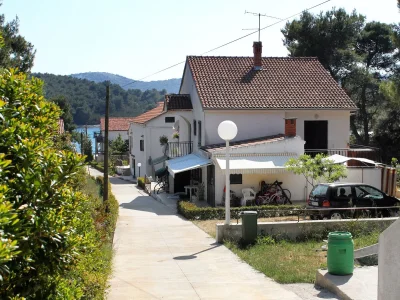 Apartment One bedroom apartment with terrace and sea view Brgulje, Molat A-6241-a in Molat - Apartment