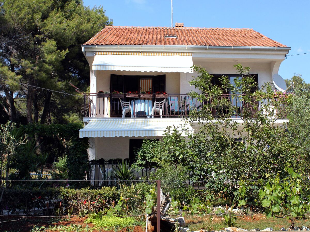Apartment One bedroom apartment with terrace and sea view Brgulje, Molat A-6241-b - Outdoor photo 2