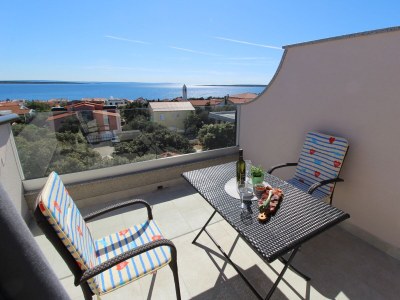 Holiday room with terrace and sea view Mandre, Pag S-6309-b in Kolan - Holiday room
