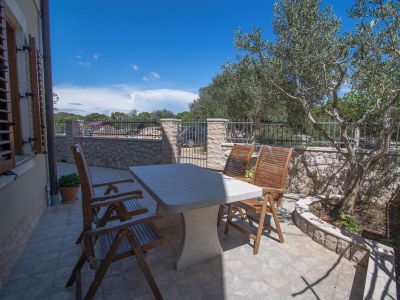 Apartment Two bedroom apartment with terrace Punta križa, Cres A-8082-a in Nerezine - Apartment