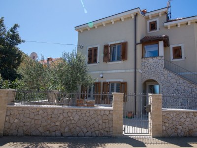 Apartment Two bedroom apartment with terrace Punta križa, Cres A-8082-a - Outdoor photo 5