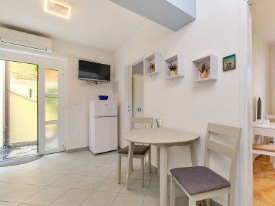 Apartment Two bedroom apartment with terrace and sea view Mali Lošinj, Lošinj A-7879-a - Outdoor photo 17