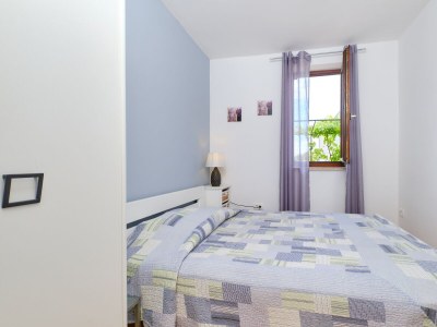Apartment Two bedroom apartment with terrace and sea view Mali Lošinj, Lošinj A-7879-a - Outdoor photo 25