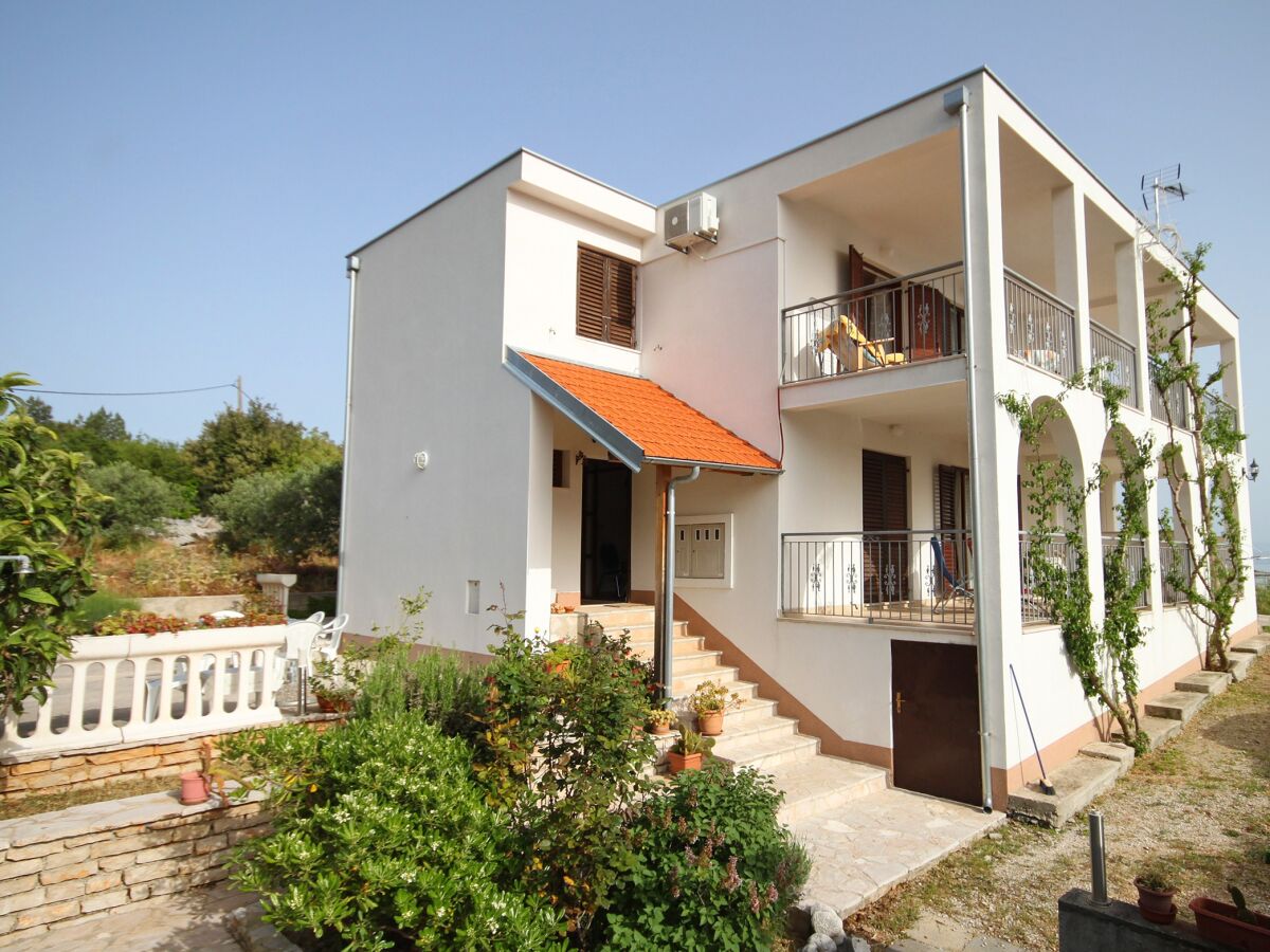 Apartment Two bedroom apartment near beach Cove Pokrivenik, Hvar A-8673-a - Outdoor photo 3