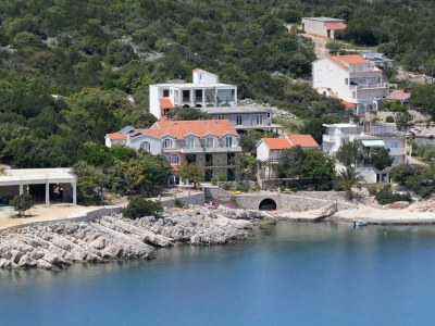 Apartment Two bedroom apartment near beach Cove Pokrivenik, Hvar A-8673-a - Outdoor photo 2