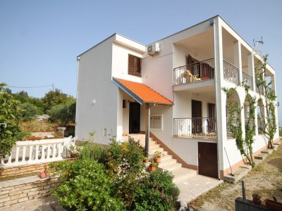 Apartment Two bedroom apartment near beach Cove Pokrivenik, Hvar A-8673-a - Outdoor photo 3