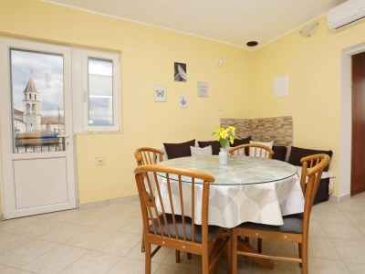 Apartment Two bedroom apartment with balcony and sea view Kaštel Kambelovac, Kaštela A-8679-a - Outdoor photo 9