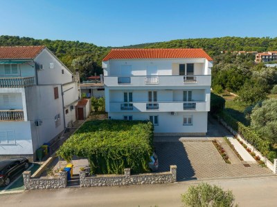 Apartment Two bedroom apartment with terrace Tkon, Pašman A-8302-a - Outdoor photo 8