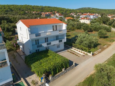 Apartment Two bedroom apartment with terrace Tkon, Pašman A-8302-a - Outdoor photo 9
