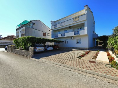 Apartment Two bedroom apartment with terrace Tkon, Pašman A-8302-a - Outdoor photo 17