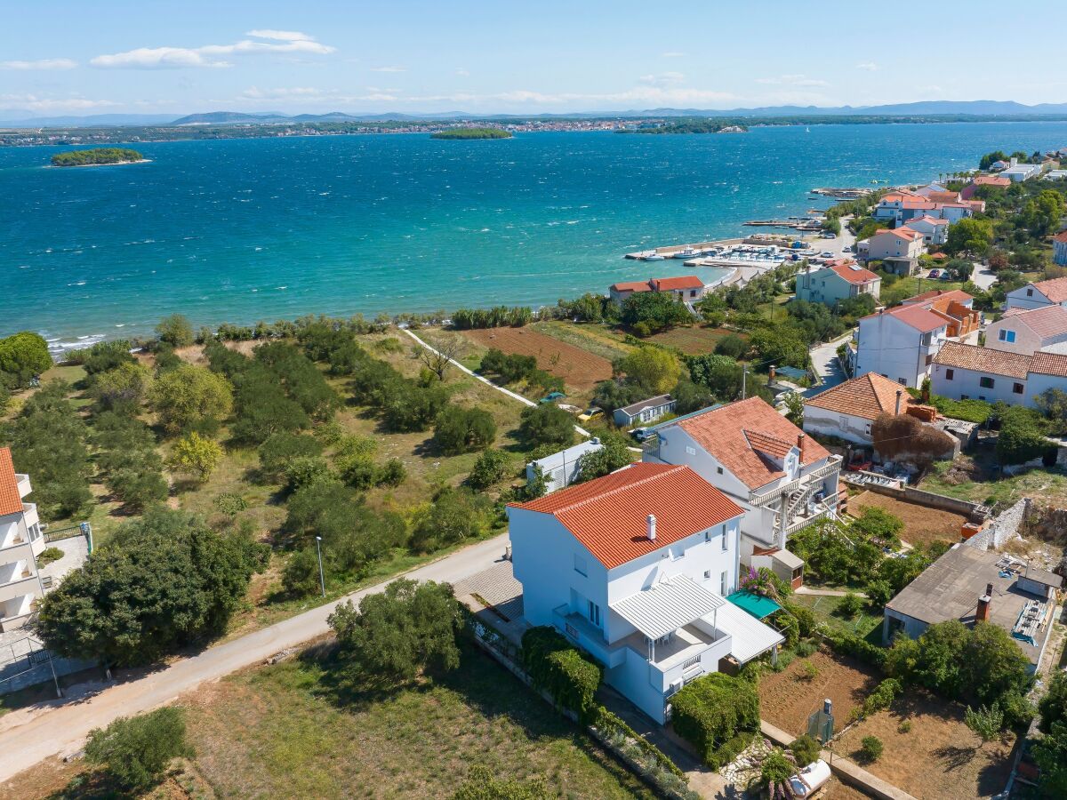 Apartment One bedroom apartment with terrace Tkon, Pašman A-8302-c - Outdoor photo 3