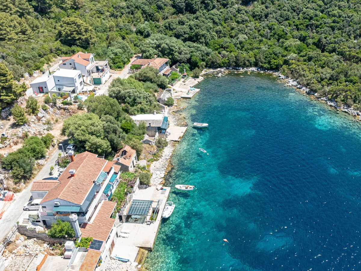 Apartment Two bedroom apartment near beach Pasadur, Lastovo A-8391-a