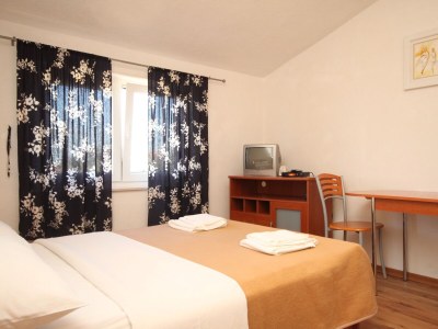 Apartment Studio flat near beach Banj, Pašman AS-8206-b in Zdrelac - Apartment