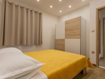Apartment Two bedroom apartment near beach Cove Zastupac, Hvar A-8761-a - Outdoor photo 16