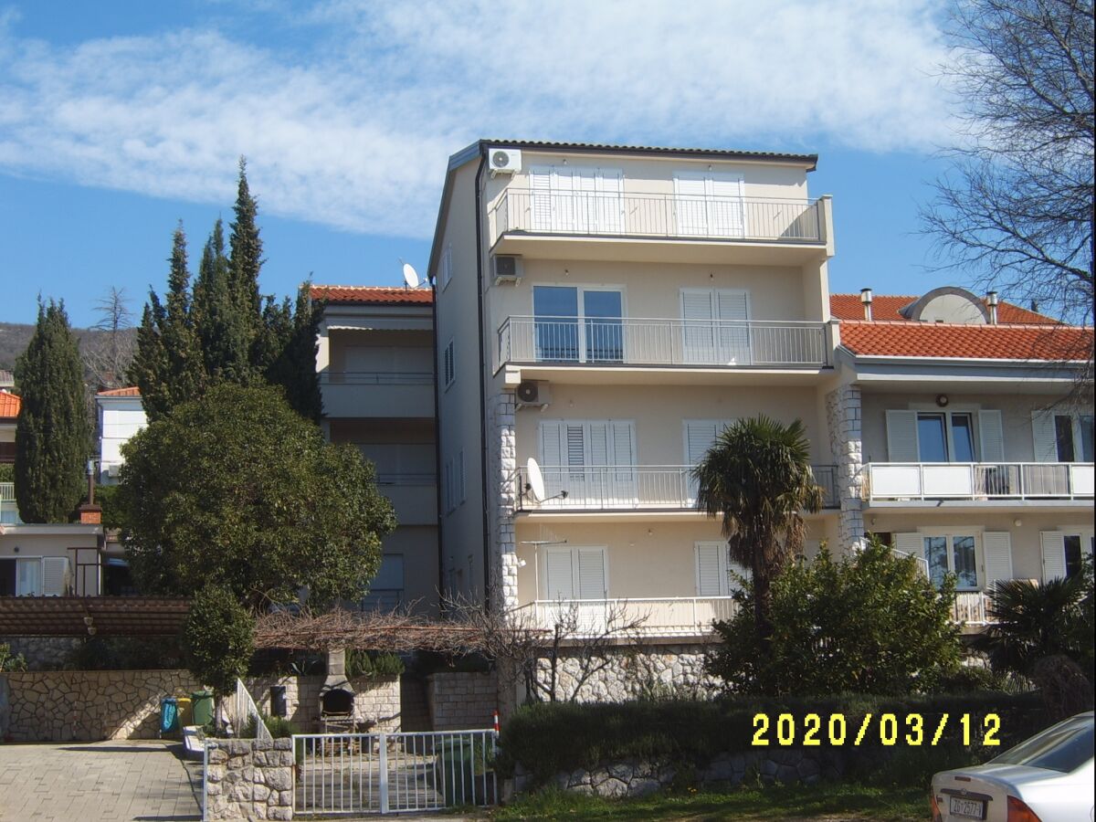 Apartment One bedroom apartment with balcony and sea view Dramalj, Crikvenica A-9672-b
