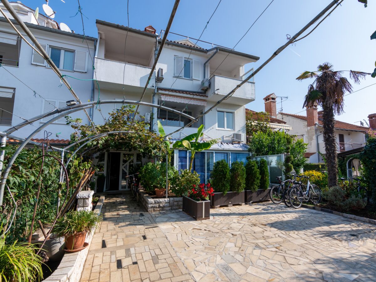 Apartment One bedroom apartment with terrace Rovinj A-9701-a - Outdoor photo 2