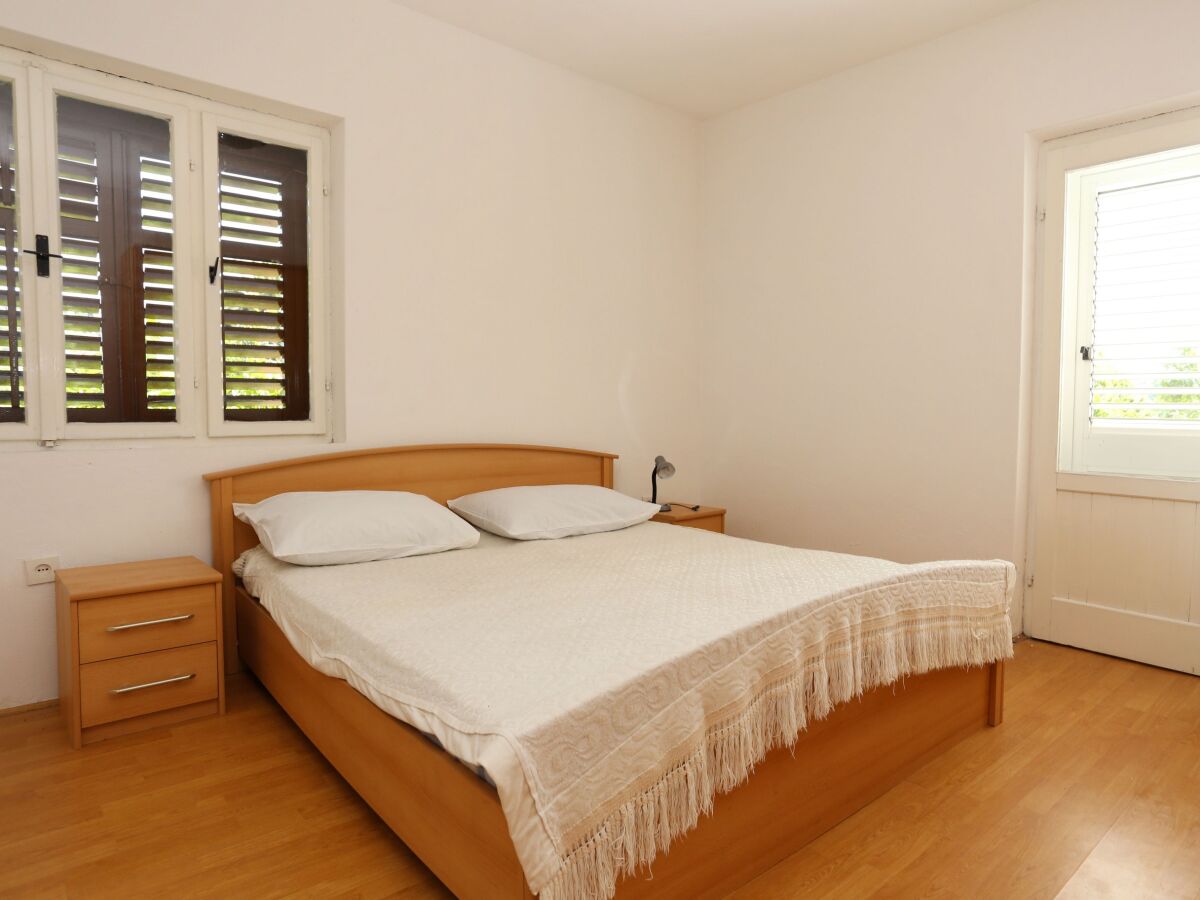 Apartment Two bedroom apartment with balcony Trpanj, Pelješac A-10148-c